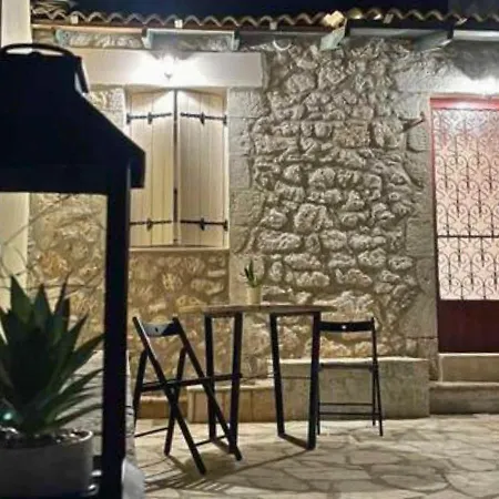 بيت للعطل Alekos Cozy Stone 2br Karya Center *