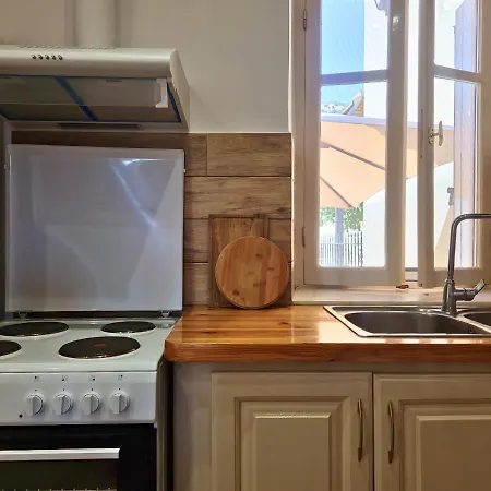 Casa de Férias Alekos Cozy Stone 2br Karya Center Kariá