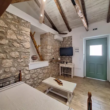 Alekos Cozy Stone 2br Karya Center Holiday home *
