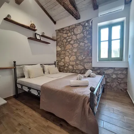 Alekos Cozy Stone 2br Karya Center *