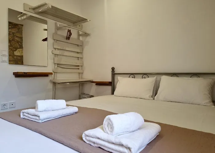 Alekos Cozy Stone 2br Karya Center