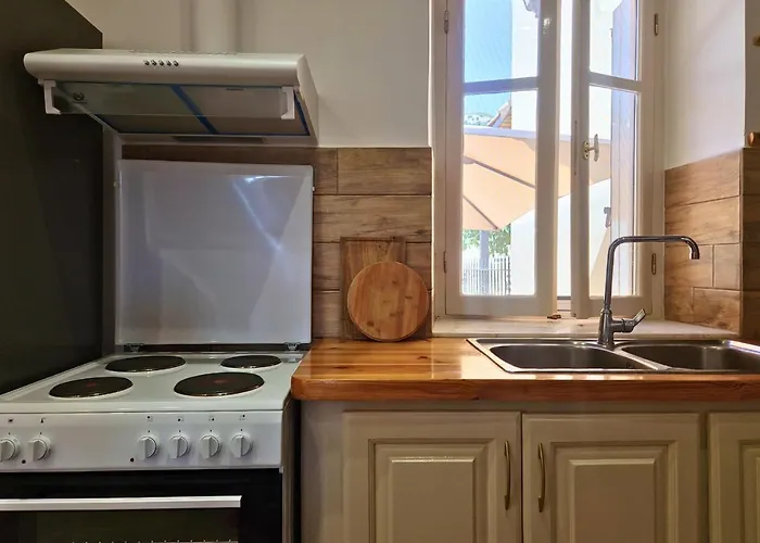 Casa de Férias Alekos Cozy Stone 2br Karya Center Kariá