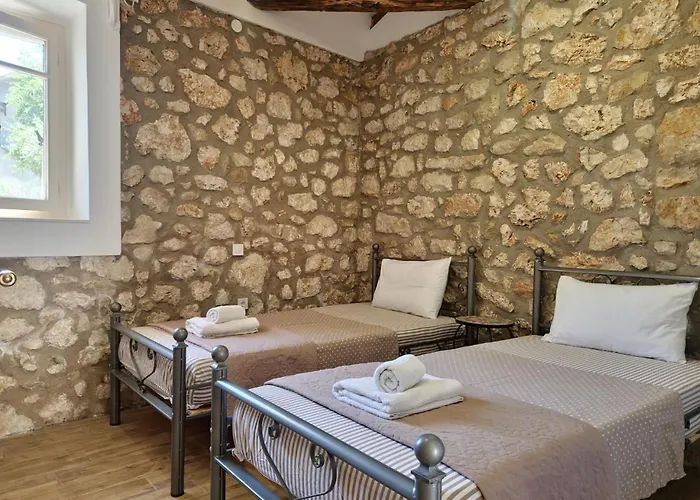 Alekos Cozy Stone 2br Karya Center Casa de Férias *